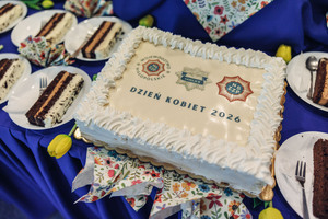 Tort z napisem dzień kobiet 2026.